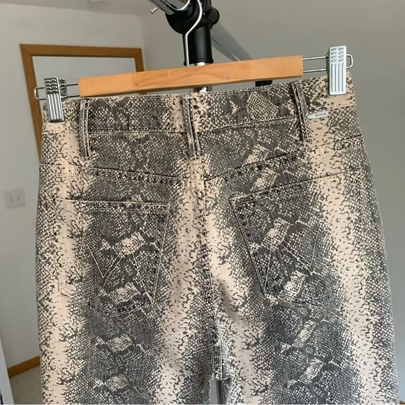 MOTHER The Hustler Flood High Rise Jeans Snake Print Size 27 - Picture 3 of 10